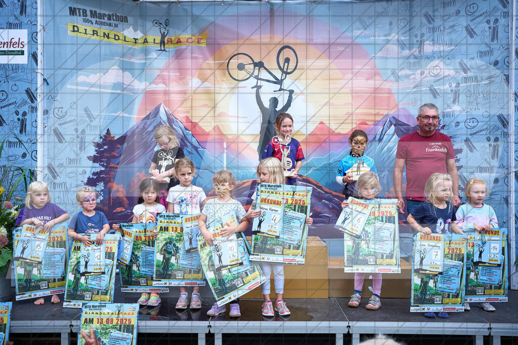 Betriebszentrum Laubenbachmühle, Frankenfels, Österreich - 13. September 2025: Dirndltal Race - Kids Race - SiegerehrungFotograf: Martin Bihounek / martinbihounek.com | 13. September 2025 Betriebszentrum Laubenbachmühle, Frankenfels, Österreich : Dirndltal Race - Kids Race - Siegerehrung •••••Photo by: Martin Bihounek / martinbihounek.comInsta: @martinbihounekcom