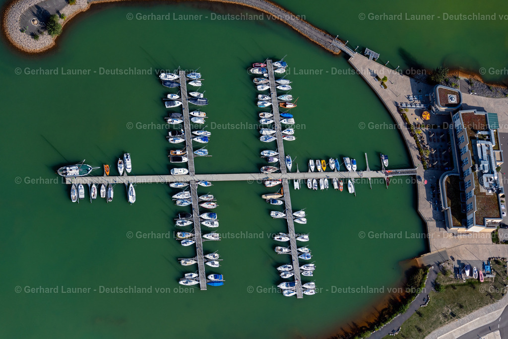 4038962 | BRAUNSBEDRA 08.09.2021 Rekultivierung der ehemaligen Tagebau - Fläche an den Uferbereichen des Sees " Geiseltalsee " in Braunsbedra im Bundesland Sachsen-Anhalt, Deutschland. // Open pit re cultivation on the shores of the lake " Geiseltalsee " in Braunsbedra in the state Saxony-Anhalt, Germany. Foto: Gerhard Launer