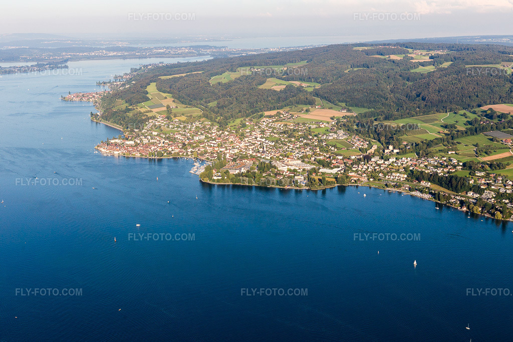 Aerial view: Lake Constance shoreline in Steckborn in the state Thurgau, Switzerland. – Photo: IMG_094330.jpg taken on 08/27/2016 by Werner Riehm/FLY-FOTO.com – Resolution of the original: 5472 x 3648 px