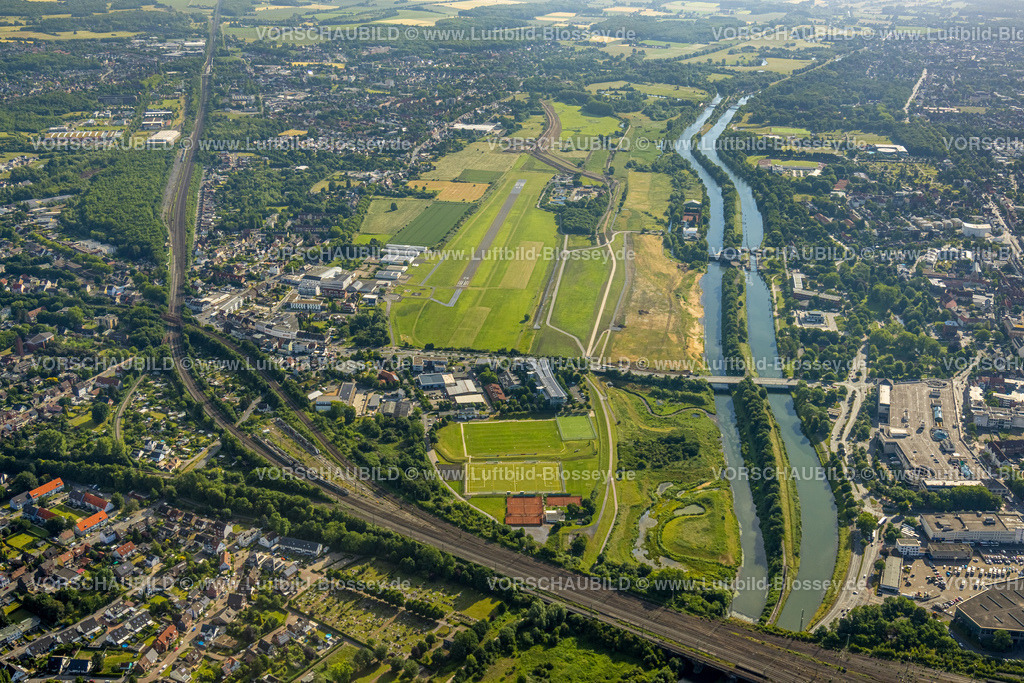 Hamm220601589 | Luftbild, Flugplatz Hamm-Lippewiesen, Start- und Landebahn, Baustelle Erlebensraum Lippeaue am Fluss Lippe, Kläranlage Hamm Mattenbecke, Schleuse Hamm, Heessen, Hamm, Ruhrgebiet, Nordrhein-Westfalen, Deutschland
