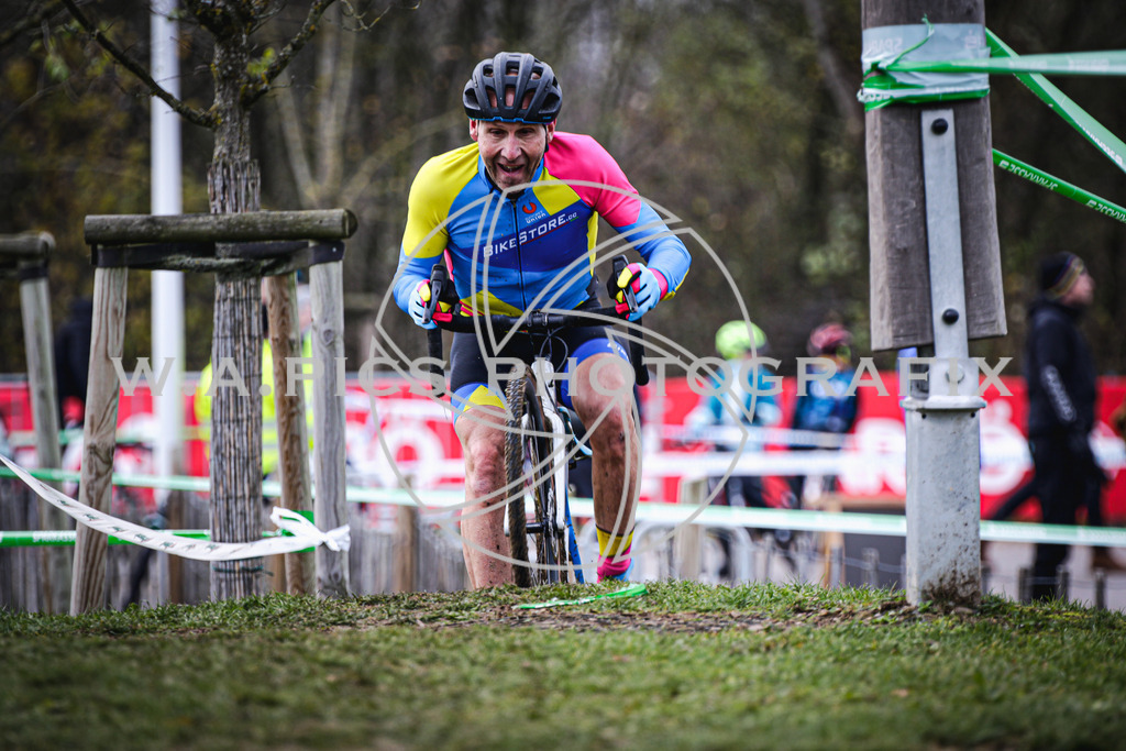 ..... | AUSTRIA, 24.11.24, 3.Radquerfeldein GP um das Sportzentrum Gunskirchen Image shows: Photo: Wapics / Andreas Willdoner