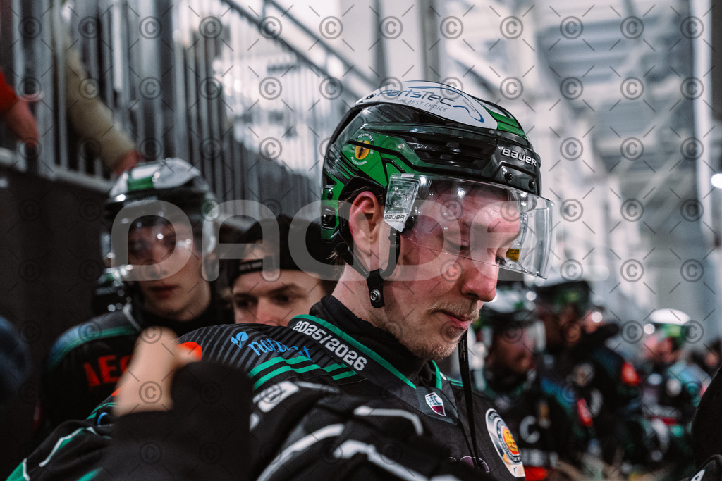 Alligators_vs_Deggendorf_30_11_2025-102 | Höchstadt Alligators Fotogalerie: Eishockey-Action aus Franken. Professionelle Spielfotos, Portraits & Stadionbilder zum Download. Jetzt entdecken! - Realisiert mit Pictrs.com
