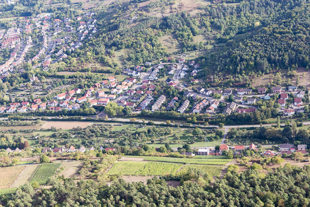 Luftbild: Ortsansicht im Ortsteil Oberlauda in Lauda-Königshofen im Bundesland Baden-Württemberg in Deutschland. Foto: IMG_111400.jpg vom 09.09.2018 durch Werner Riehm/FLY-FOTO.de