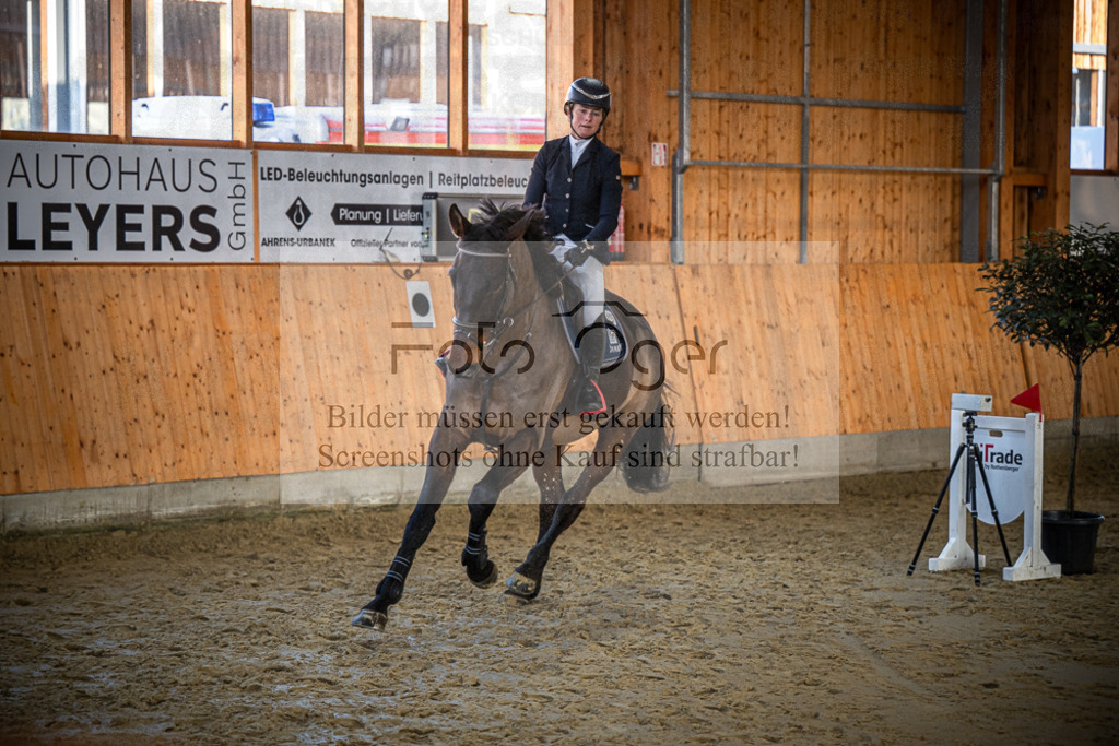 DOS_0893 | Entdecke hochwertige Reitturnierfotos von Foto Oger. Professionell, emotional und authentisch – jetzt Lieblingsmomente im Shop bestellen.Deutschlandweite Turnierfotografie. - Realisiert mit Pictrs.com