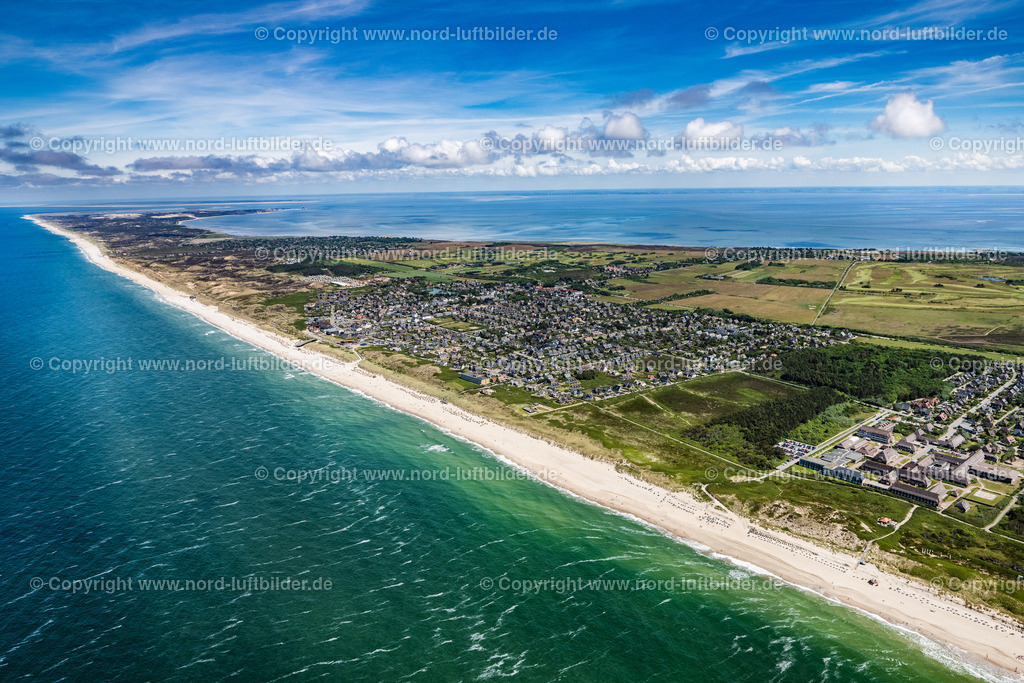 Sylt_Wenningstedt_ELS_4077150622 | WENNINGSTEDT (SYLT) 15.06.2022 Quell- Wolken- Schicht über dem Küstenbereich der Nordsee - Insel in Wenningstedt (Sylt) im Bundesland Schleswig-Holstein. // Coastal area of the North Sea - Island in Wenningstedt (Sylt) in the state Schleswig-Holstein. Foto: Martin Elsen
