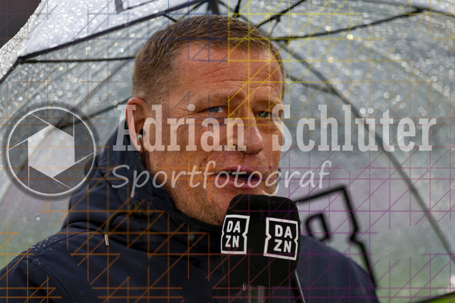 Borussia Mönchengladbach vs FC Bayern München - Bundesliga  | Mönchengladbach, Deutschland, 25.10.25:   Sportvorstand Max Eberl im Interview waehrend des Spiels der Bundesliga zwischen Borussia Mönchengladbach vs FC Bayern München im Stadion im Borussia Park(Foto von Brauer-Fotoagentur / Adrian Schlueter)