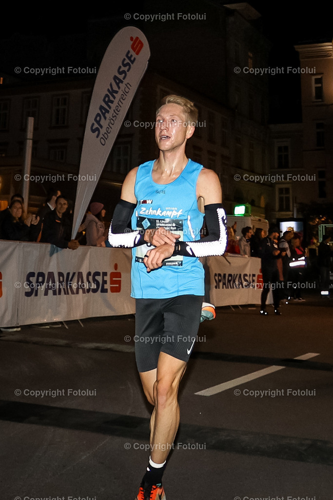 A-BINDER_20220922_0051 | LINZ,  AUSTRIA,22.Sept. 2022 - Night Run, Image shows Night Run.
Photo: Sportmediapics.com/ Manfred Binder