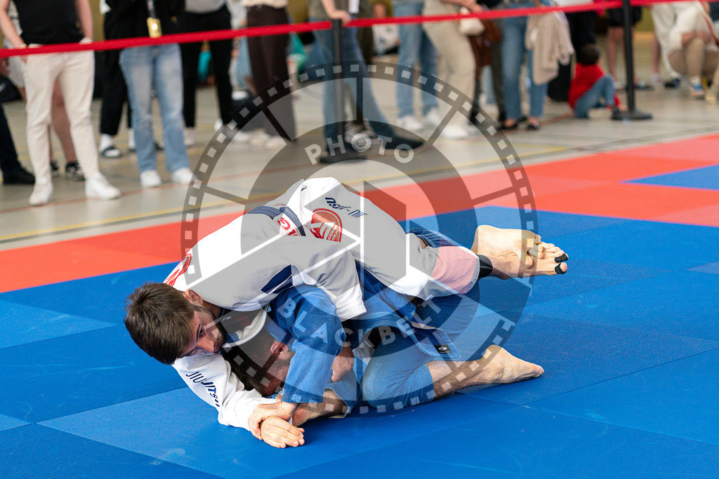 20250510PBB2576 | Athletes compete during the JJLG Berlin Open Jiu-Jitsu Championship on May 10, 2025 in Berlin, Germany. © Chiara Dazi / photoblackbelt