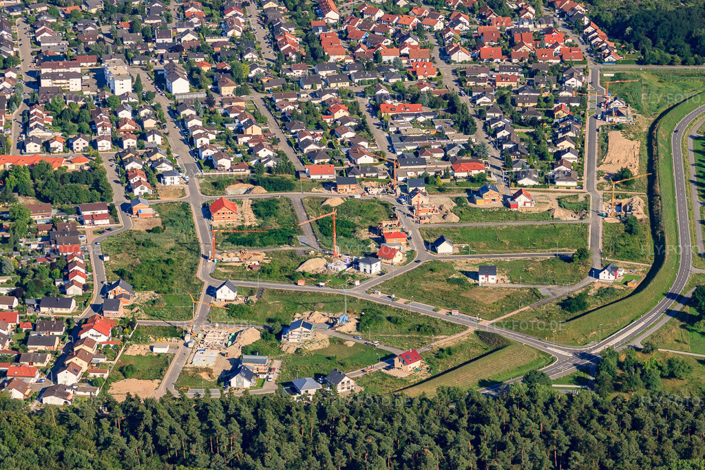 Luftbild: Neubaugebiet Vogelring von Norden in Jockgrim im Bundesland Rheinland-Pfalz in Deutschland. Foto: IMG_42580.jpg vom 27.06.2011 durch Werner Riehm/FLY-FOTO.de