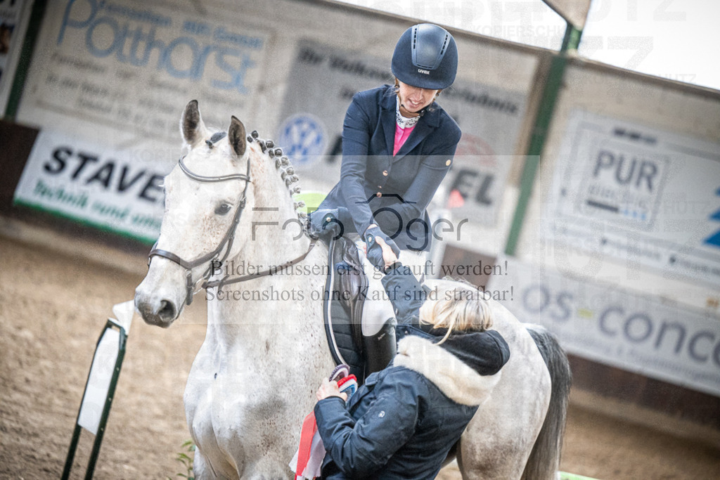 DOS_0009 | Entdecke hochwertige Reitturnierfotos von Foto Oger. Professionell, emotional und authentisch – jetzt Lieblingsmomente im Shop bestellen.Deutschlandweite Turnierfotografie. - Realisiert mit Pictrs.com