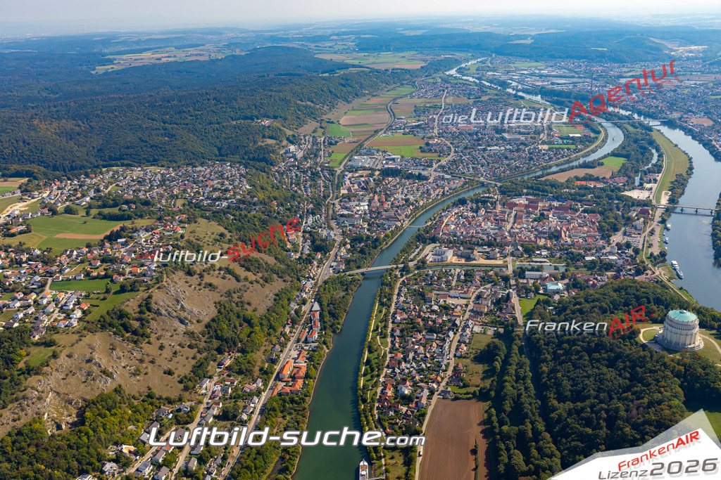Aktuelles Luftbild von  Kelheim - Die Luftaufnahme wurde 2020 mittels UL-Flugzeug erstellt ( keine Drohne ) - hochauflösende Kamera-Systeme von  Canon -Beste Qualität - Für grossformatige Ausdrucke geeignet. Die Geschenkidee !