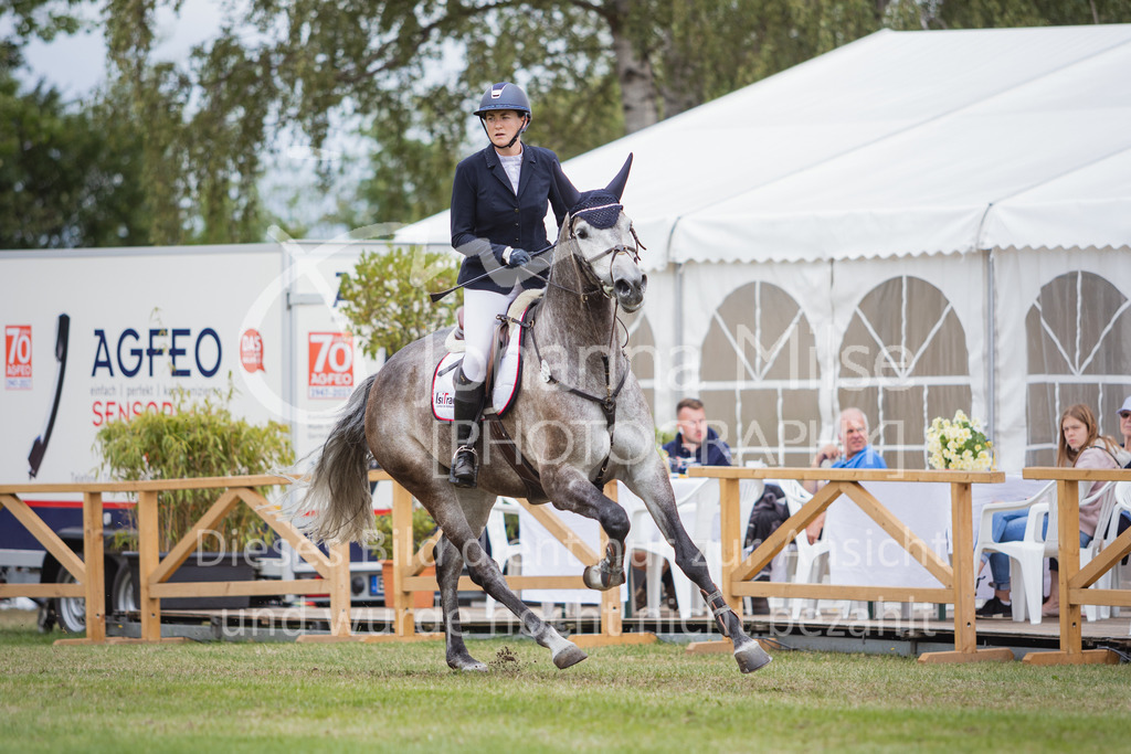 220715_LC_SprPfL2-304 | Deine schönsten Turniermomente als professionelle Fotos! Entdecke hochwertige Pferdesport-Fotografie im Online-Shop. Jetzt Fotos finden & bestellen!