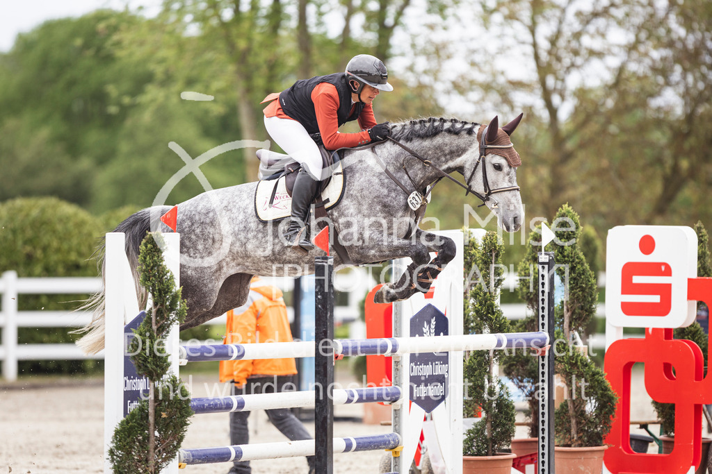 260508_PfSpTa_9_SprPf-L-925 | Deine schönsten Turniermomente als professionelle Fotos! Entdecke hochwertige Pferdesport-Fotografie im Online-Shop. Jetzt Fotos finden & bestellen!