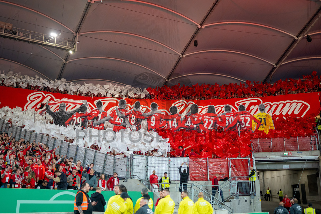 VfB Stuttgart vs. SC Freiburg, Fussball, DFB-Pokal, Halbfinale, 23.04.2026 | Choreo SC Freiburg Fans "Unser Team - Unser Traum",VfB Stuttgart vs. SC Freiburg, Fussball, DFB-Pokal, Halbfinale, 23.04.2026DFB regulations prohibit any use of photographs as image sequences and/or quasi-video