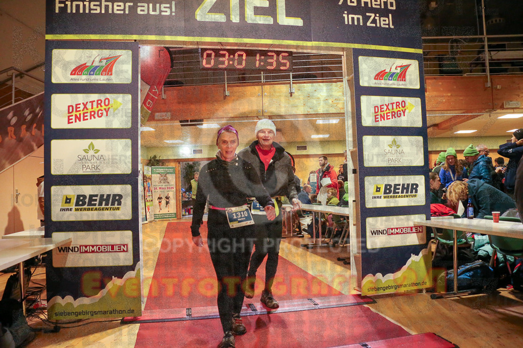 241208_1204_EX1_7233 | Sportfotografie im Rhein-Sieg Kreis, Köln, Bonn, NRW, Rheinland Pfalz, Hessen, etc. Unser Tätigkeitsfeld umfasst den Laufsport vom Volkslauf über den Marathon, Duathlon, Triathon bis zum Ultralauf wie Kölnpfad Ultra oder Schindertrail.