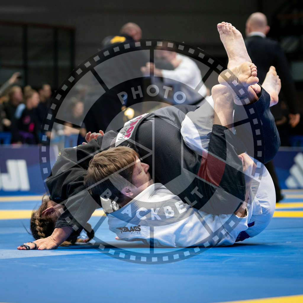 20240125PBB01405 | Fighters compete during the sixth day of the Brazilian Jiu-jitsu European Championship of the IBJJF in Paris, France, on January 25, 2024.