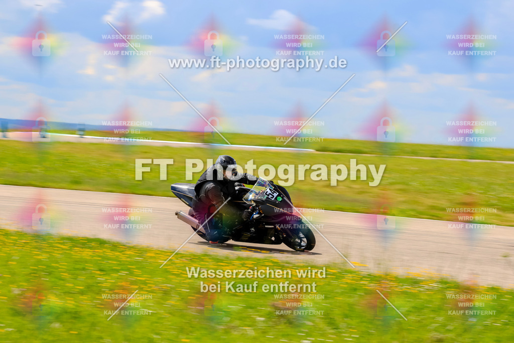 MotoTeam-0479 | Hier findet Ihr Bilder von Touristenfahrten auf der Nürburgring Nordschleife oder von anderen Veranstaltungen die ich besucht habe. Viel Spass beim Durch Schauen 