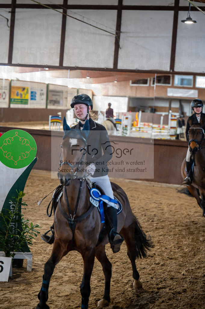 Hallenreittunier Voxtrup 2023 | Entdecke hochwertige Reitturnierfotos von Foto Oger. Professionell, emotional und authentisch – jetzt Lieblingsmomente im Shop bestellen.Deutschlandweite Turnierfotografie. - Realisiert mit Pictrs.com