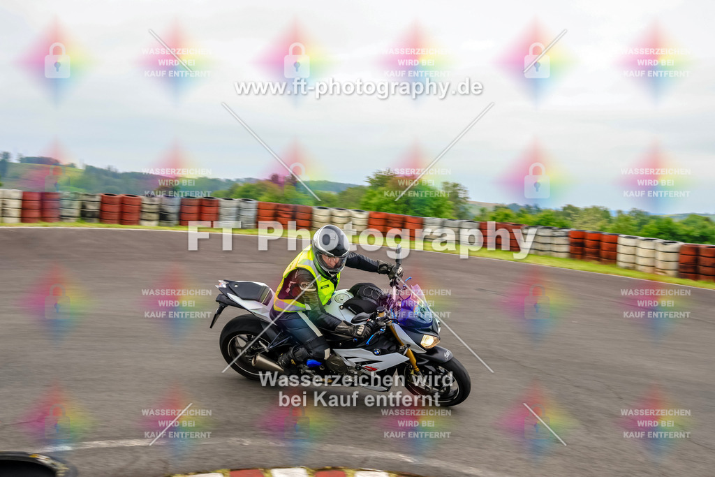 OBK-5728 | Hier findet Ihr Bilder von Touristenfahrten auf der Nürburgring Nordschleife oder von anderen Veranstaltungen die ich besucht habe. Viel Spass beim Durch Schauen 