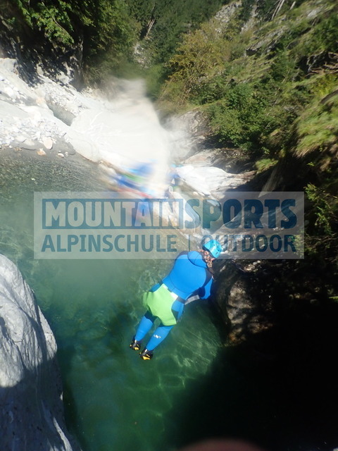 P9190023 | Bestelle die Bilder deines Berg- oder Wasser-Abenteuers mit Mountain Sports bequem von zu Hause aus direkt über unseren Online Fotoshop von pictrs.com. - Realisiert mit Pictrs.com