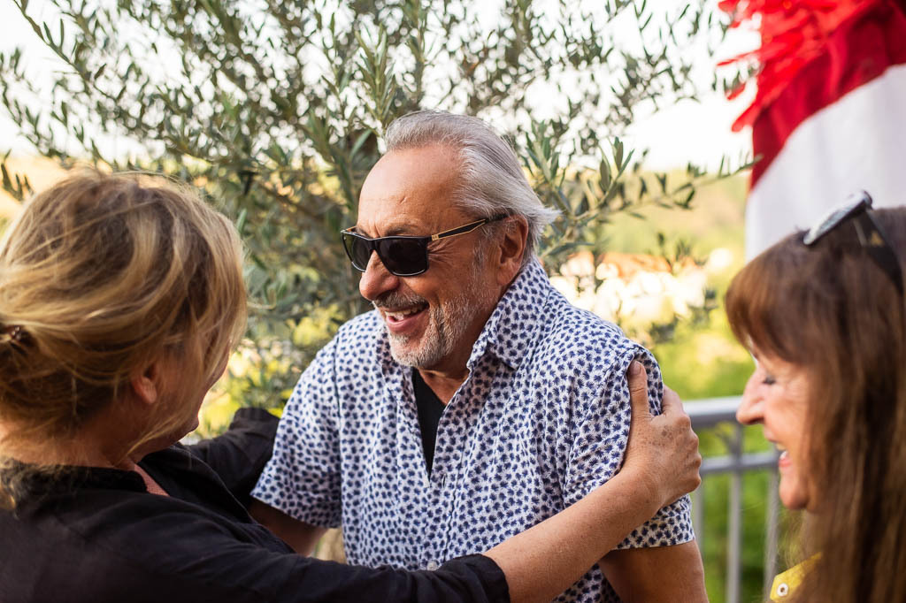 Flower Tales | Suzanne von Borsody und Kurt Holzkämper mit Lesung Flower Tales im Forte Belvedere Leisnig zum Festival Hallo Leisnig 2022. - Realisiert mit Pictrs.com