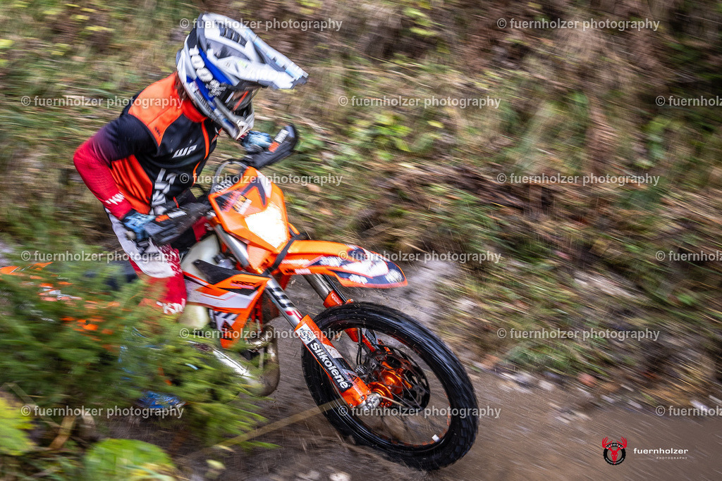 fuernholzer_241026-C1-427 | Fotografische Impressionen von der Red Stag Enduro Extreme by fuernholzer-photography.com. Endurosport in Österreich fotografisch festgehalten von fuernholzer. Auftragsfotografie für Private, Gewerbefotos und Industriefotografie. Eventfotografie, Sportfotografie und Motorsportfotografie. Anbieter von Fotoworkshops, Fototraining, fotografischen Vorträgen und Fotoseminaren.