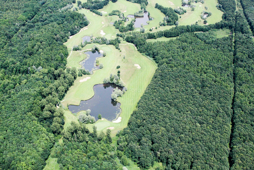 Vue aérienne: Terrain de golf du club de golf de Baden-Baden Soufflenheim à Soufflenheim dans le département Bas Rhin, France – .Photo: IMG_19110.jpg prise le 20/06/2009 par Werner Riehm/FLY-FOTO.eu – Résolution de l'original: 4752 x 3168 px – Golf International Soufflenheim Baden-Baden