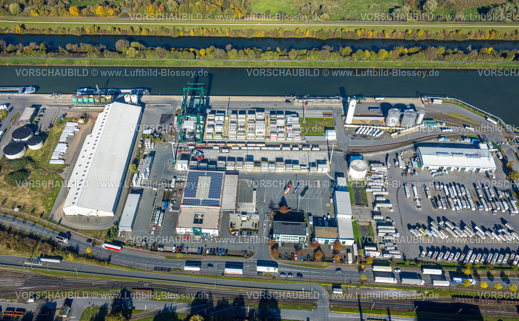 Hamm241015435 | Luftbild, Hammer Hafen am Datteln-Hamm-Kanal, Firma Lanfer Logistik, Maxi Terminal, Hafenstraße, Verladung von Flüssigkeits Containern, Hamm, Ruhrgebiet, Nordrhein-Westfalen, Deutschland