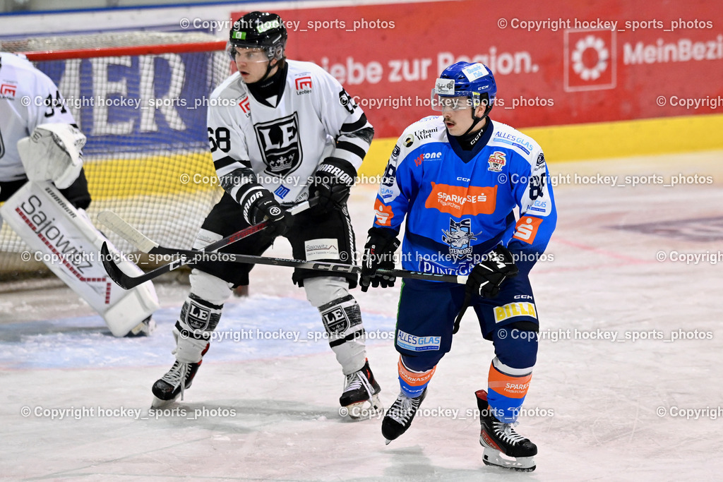 ESC Sparkasse Steindorf vs. LE Kings | #88 Groyer Fabian ESC Steindorf, #68 Potocsnyek Tobias LE Kings, ESC Sparkasse Steindorf vs. LE Kings, ESC Sparkasse Steindorf vs. LE Kings am 01.11.2025 in Steindorf (Ossiachersee Halle), Austria, (Photo by Bernd Stefan)