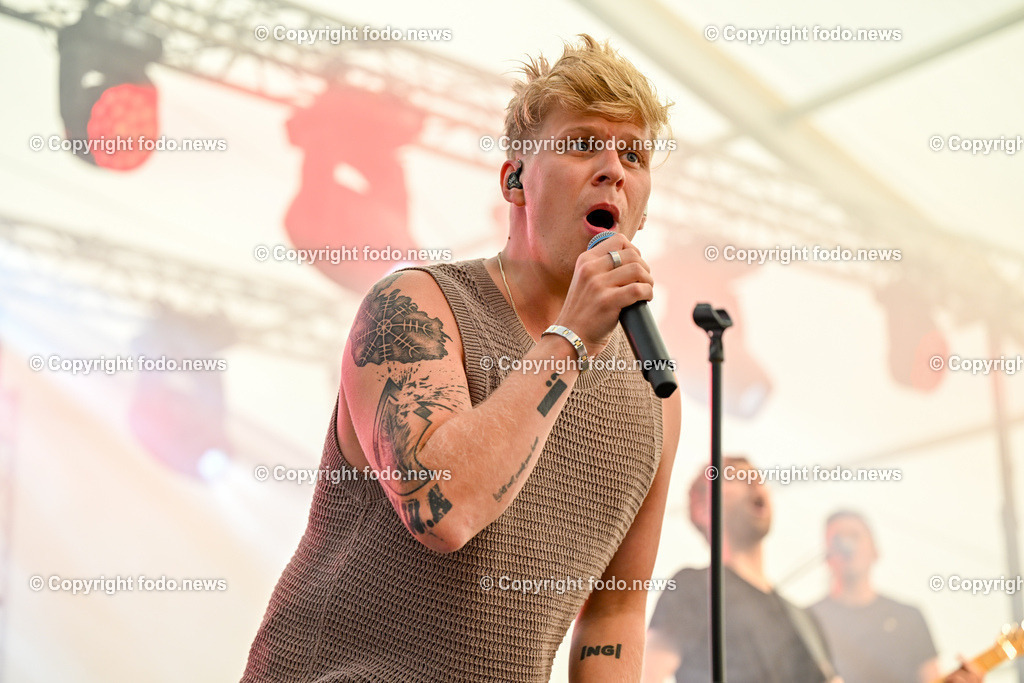 Schloss Eggenberg Thorsteinn Einarsson_ 24.06.2023-4 | 24.06.2023, Eggenberg, AUT, Brauereifest 2023, im Bild Thorsteinn Einarsson in Concert auf Schloss Eggenberg