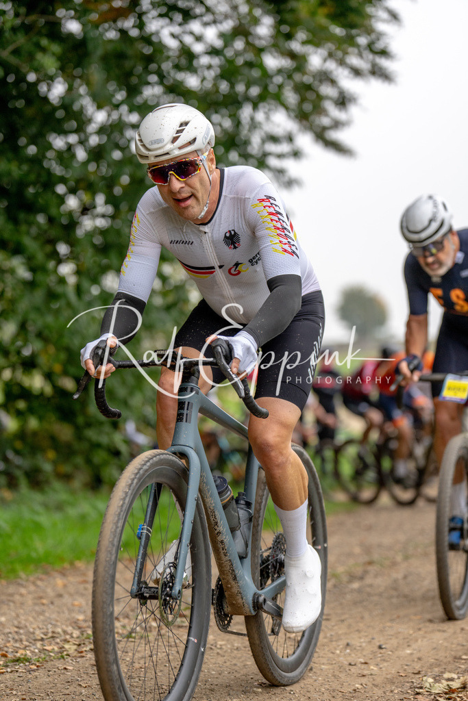 Ralf Eppink Photography 20251011_DSC00677 | Sportfotografie, Eventfotografie, Porträtfotografie, Radsport Fotograf, Triathlon Fotograf, Düsseldorf Fotograf, Köln Fotograf, Actionfotografie, Teamfotografie, Peoplefotografie, Business Portraits, Veranstaltungsfotografie, Reportagefotografie - Realisiert mit Pictrs.com