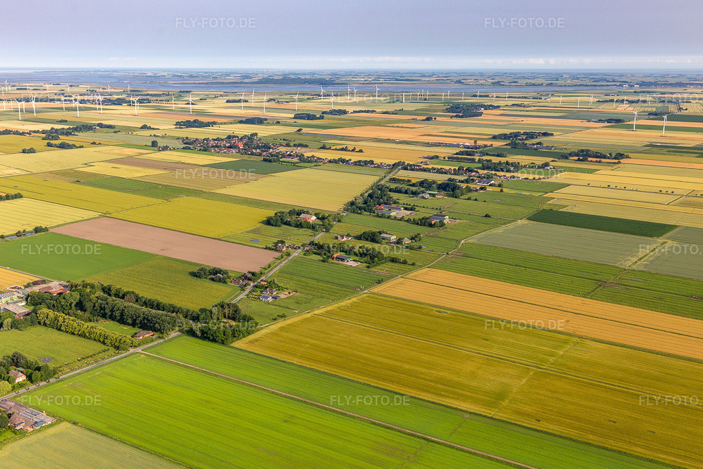 Blankenmoorer Straße | Luftbild: Blankenmoorer Straße im Ortsteil Blankenmoor in Neuenkirchen im Bundesland Schleswig-Holstein in Deutschland. Foto: IMG_0007154.jpg vom 11.07.2021 durch Werner Riehm/FLY-FOTO.de - Realisiert mit Pictrs.com