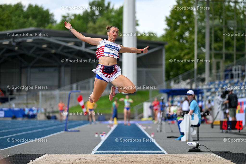 KP1_6990_1 | 21.07.2025, xkaix, Leichtathletik, FISU World University Games 2025 v.l. Paige Kathleen Floriea (USA) - Realisiert mit Pictrs.com