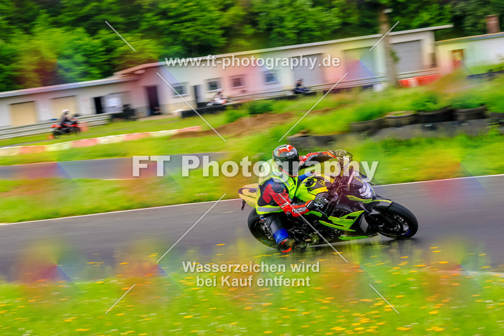 VBK-7597 | Hier findet Ihr Bilder von Touristenfahrten auf der Nürburgring Nordschleife oder von anderen Veranstaltungen die ich besucht habe. Viel Spass beim Durch Schauen 