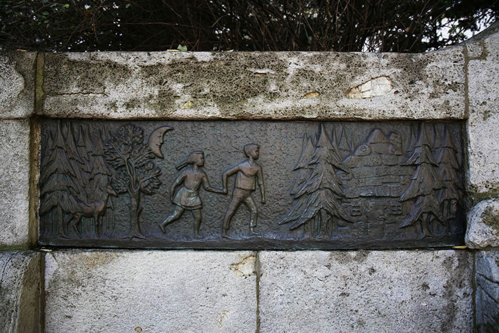 Foto: Leipzig - Märchenbrunnen | Das Team hinter BILDLEXIKON LEIPZIG bündelt historische wie aktuelle Informationen über die Stadt Leipzig in Text und Bild auf einer Plattform und stellt diese der interessierten Öffentlichkeit zur Verfügung.