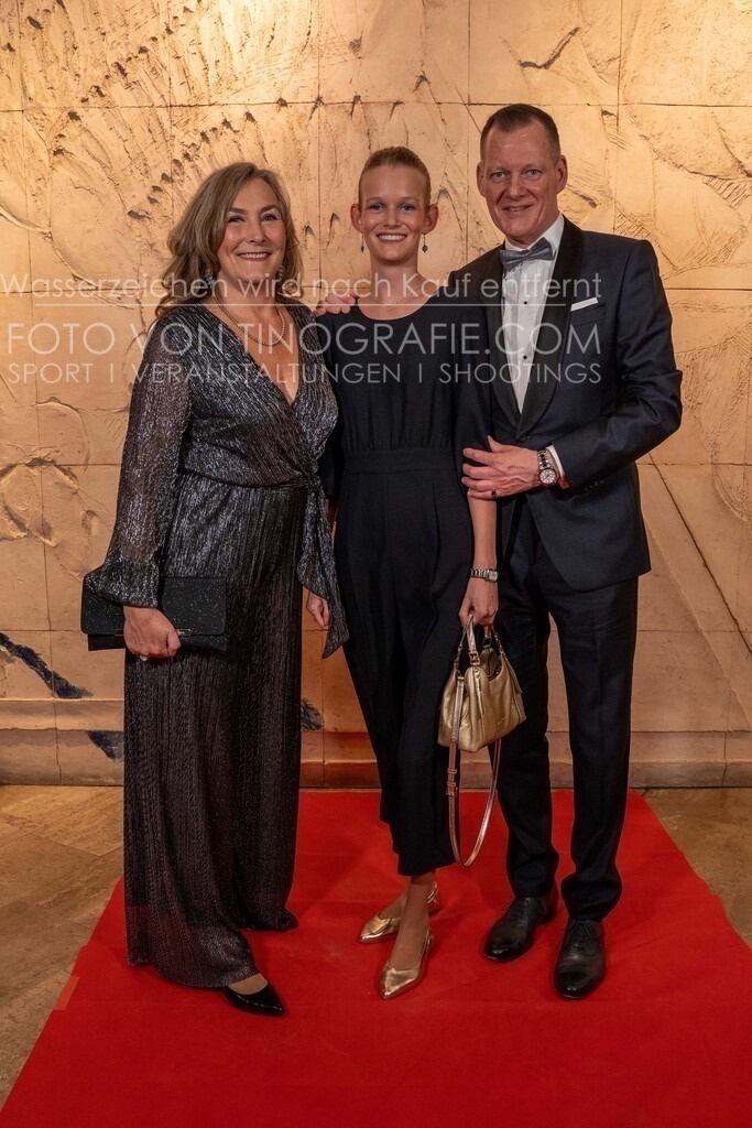 CCC_Frühlingsball_Teppich_byTINOGRRAFIE-69 | (c) TINOGRAFIE.COM