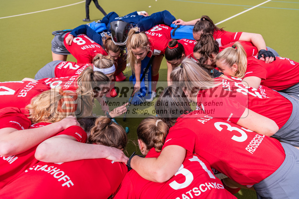 SM_20240427-D85_0047 | Playoffs:1.Bundesliga Feldhockey (W) UHC - DCadA /  1:3 (0:1)