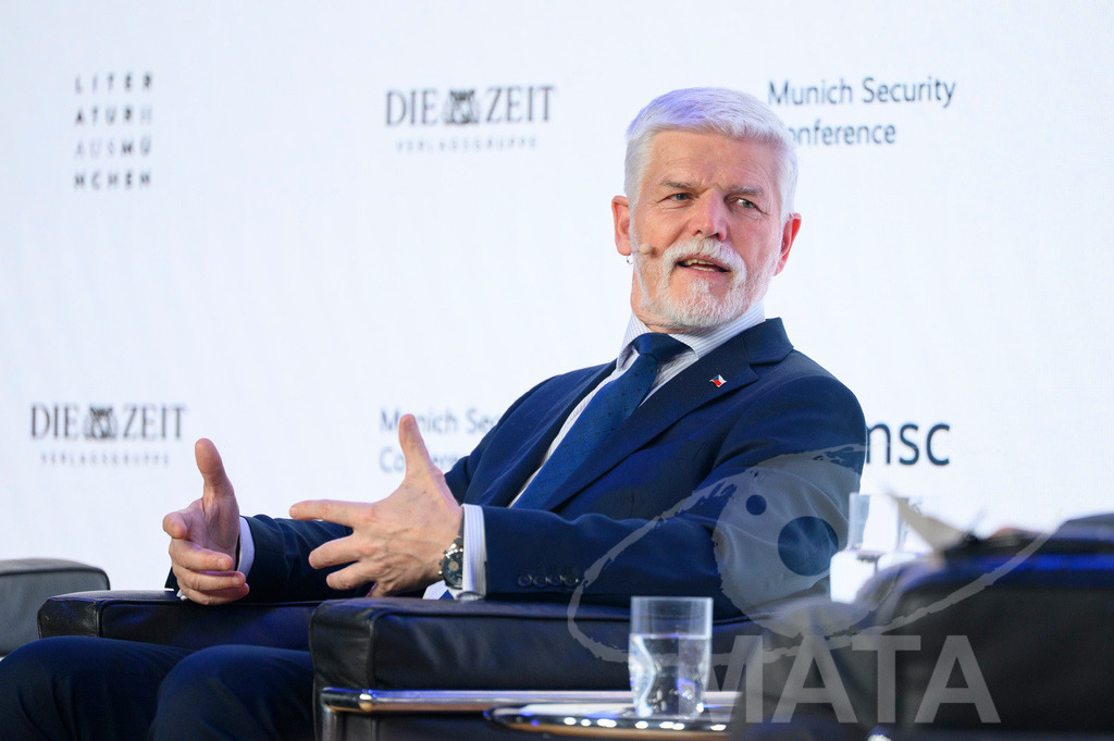 _DWI3988 | MATA IndoCon - Realisiert mit Pictrs.com