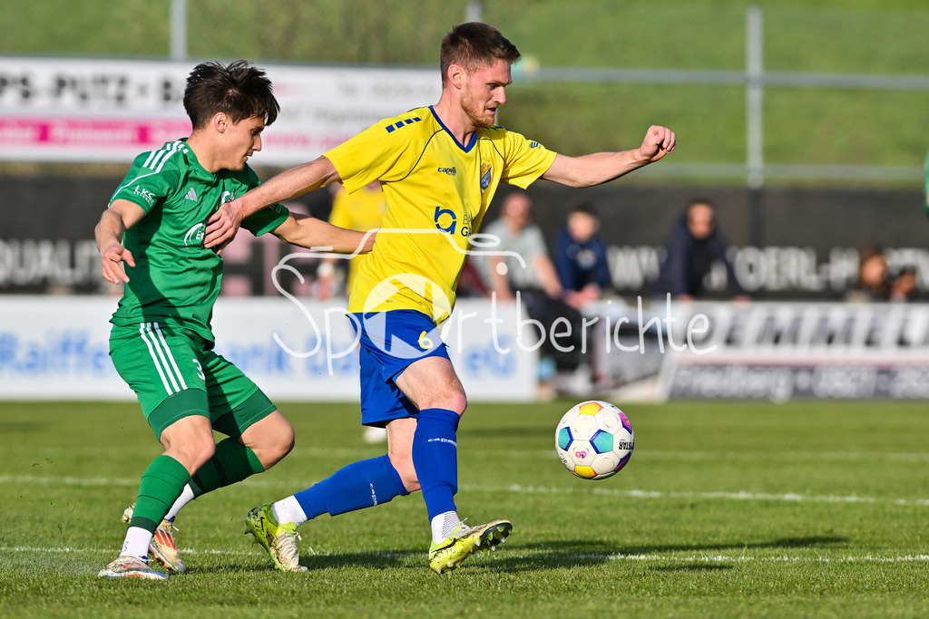 FC Pipinsried - TSV Grünwald | im Duell David LUCKSCH (TSV Gruenwald 38) und Mario GOTZENDORFER (FCP #6) / Zweikampf / Bayernliga Sued: FC Pipinsried - TSV Gruenwald, Kuechenstadel Arena am 11.04.2025