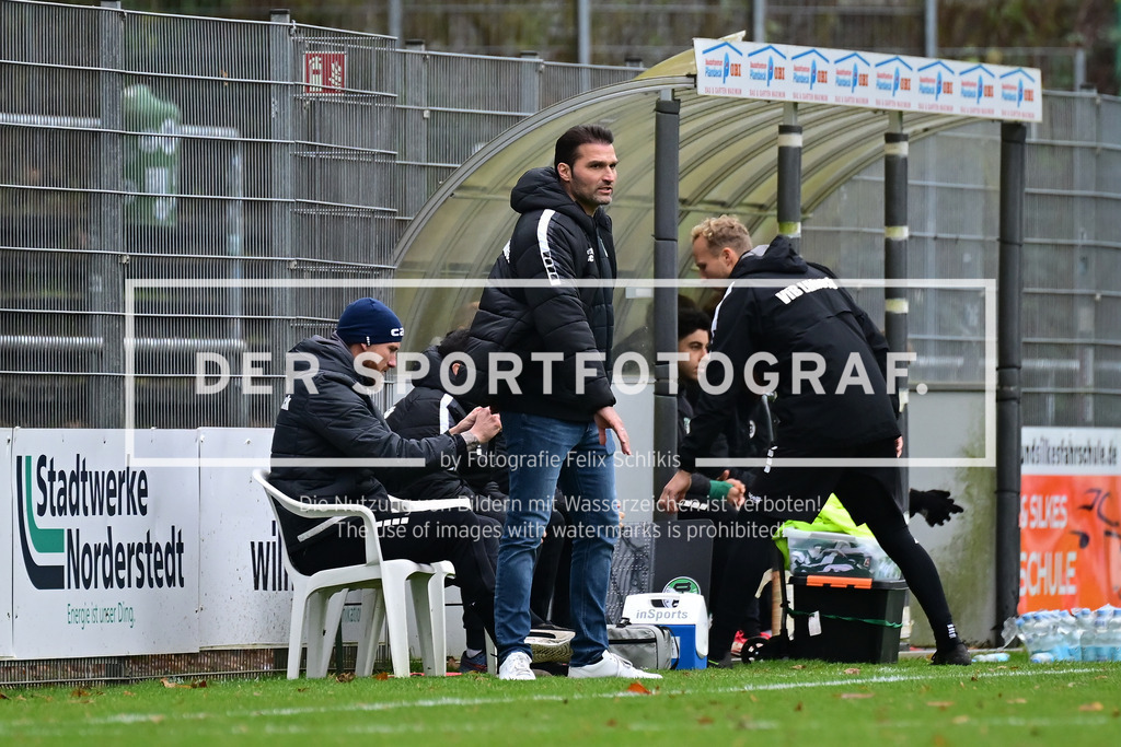 Fußball I Herren I Saison 2025-2026 I Regionalliga Nord I 21. Spieltag I FC St. Pauli II - VfB Lübeck I 32377 | Guerino Capretti (Trainer, VfB Lübeck) - Realisiert mit Pictrs.com