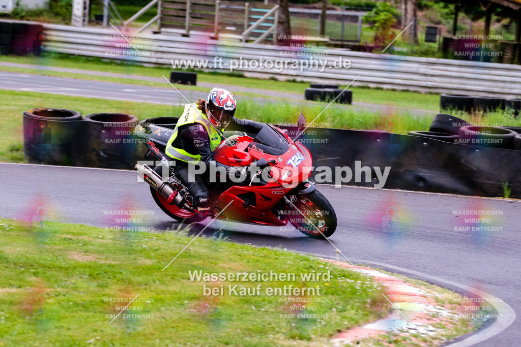 MotoTeamVBK-20418 | Hier findet Ihr Bilder von Touristenfahrten auf der Nürburgring Nordschleife oder von anderen Veranstaltungen die ich besucht habe. Viel Spass beim Durch Schauen 