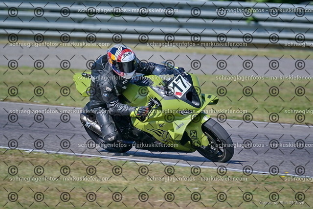 26BT02-0033 | markuskiefer.com - Realisiert mit Pictrs.com