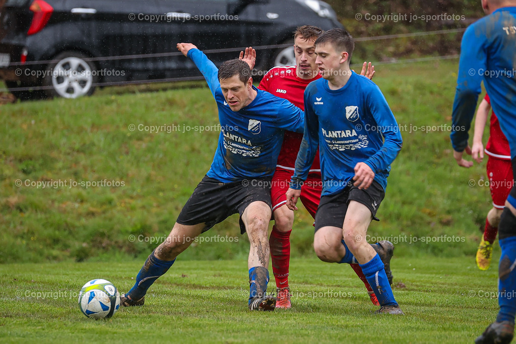 BQ3I6363 | 15.04.2023; kreisliga A Wetzlar; Rasenplatz Niederlemp; SpVgg Lemp - TSV Blasbach; Ergebnis: 0:1 (0:0)