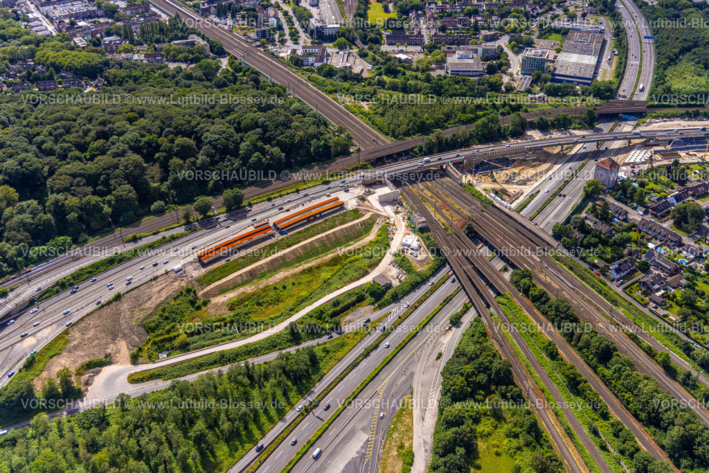 Duisburg240705477-Mitte | Luftbild, Kreuz Kaiserberg Baustelle, Straßenverkehr Autobahn A3 und Autobahn A40, Autobahnkreuz und Eisenbahngleise mit Brücken, Duissern, Duisburg, Ruhrgebiet, Nordrhein-Westfalen, Deutschland