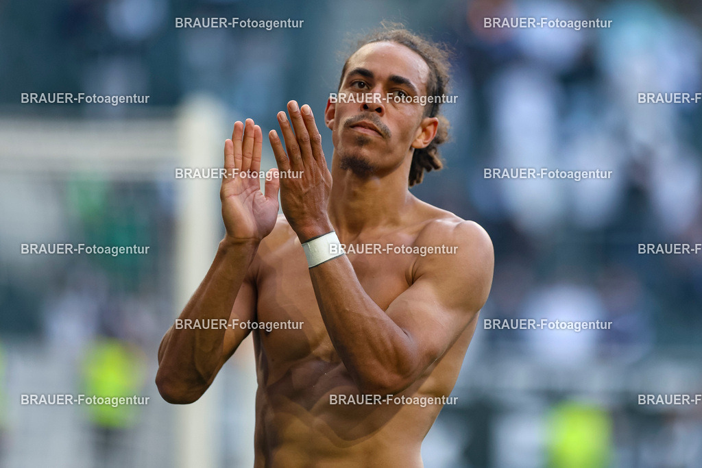 Borussia Mönchengladbach vs Hamburger SV - Bundesliga  | Mönchengladbach, Deutschland, 24.08.25:   Yussuf Poulsen (Hamburger SV) gestikuliert, Gestik waehrend des Spiels der Bundesliga zwischen Borussia Mönchengladbach vs Hamburger SV im Stadion im Borussia Park(Foto von Brauer-Fotoagentur / Adrian Schlueter)