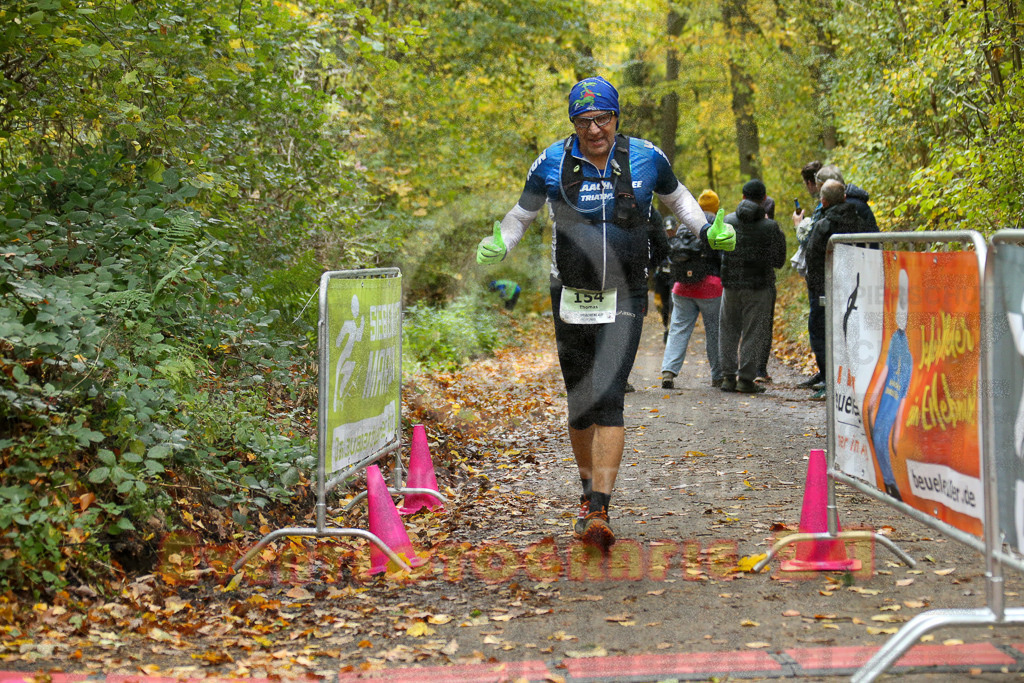 251026_1351_EX1_3993 | Sportfotografie im Rhein-Sieg Kreis, Köln, Bonn, NRW, Rheinland Pfalz, Hessen, etc. Unser Tätigkeitsfeld umfasst den Laufsport vom Volkslauf über den Marathon, Duathlon, Triathon bis zum Ultralauf wie Kölnpfad Ultra oder Schindertrail.
