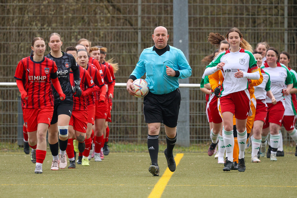 WASFCH_260321_3592 | SGM DJK Wasseralfingen/Neuler vs. 1.FC Heidenheim 1846 II, Fußball, Frauen, Bezirksliga, 2025/2026, 13. Spieltag, 21.03.2026 in Wasseralfingen, Kunstrasen Bürgle(Foto: Michael Bulling) - Realisiert mit Pictrs.com