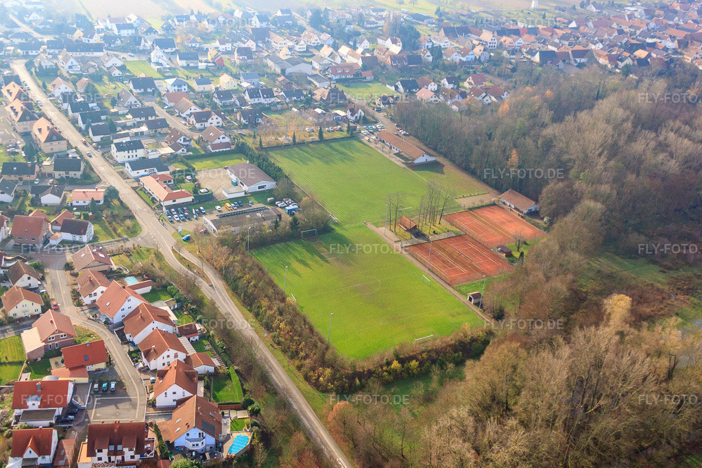 Luftbild: Sportplätze der Sportfreunde Winden eV in Winden im Bundesland Rheinland-Pfalz in Deutschland. Foto: IMG_35529.jpg vom 20.11.2010 durch Werner Riehm/FLY-FOTO.de