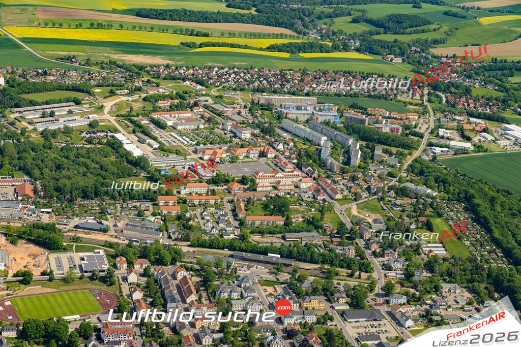 Das Luftbild der Stadt Frankenberg/Sa. wurde 2022 vom Flugzeug heraus erstellt (keine Drohnen-Aufnahmen) Aufnahmehöhe ca.450 Meter- hohe Bildauflösung und Druck-Qualität. Garantiert!
