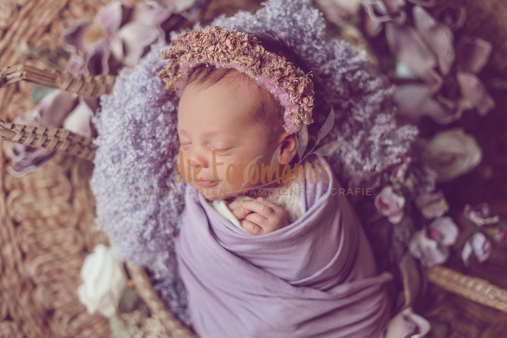 Amalia fertig-90 | Die Fotomamis – Eure Fotografen für Babybauch-, Neugeborenen-, Familien-, Kindergarten- und Hochzeitsfotografie. Mit Feingefühl, Leidenschaft & Liebe zum Detail.